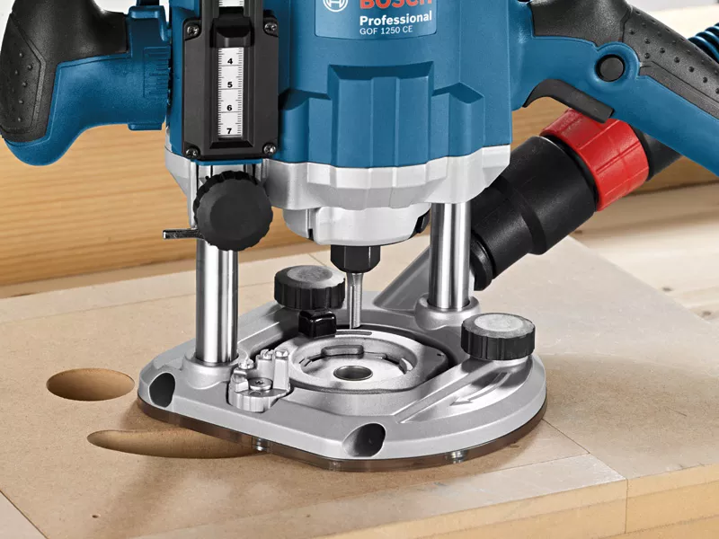 Défonceuse GOF 1250 CE Professional BOSCH